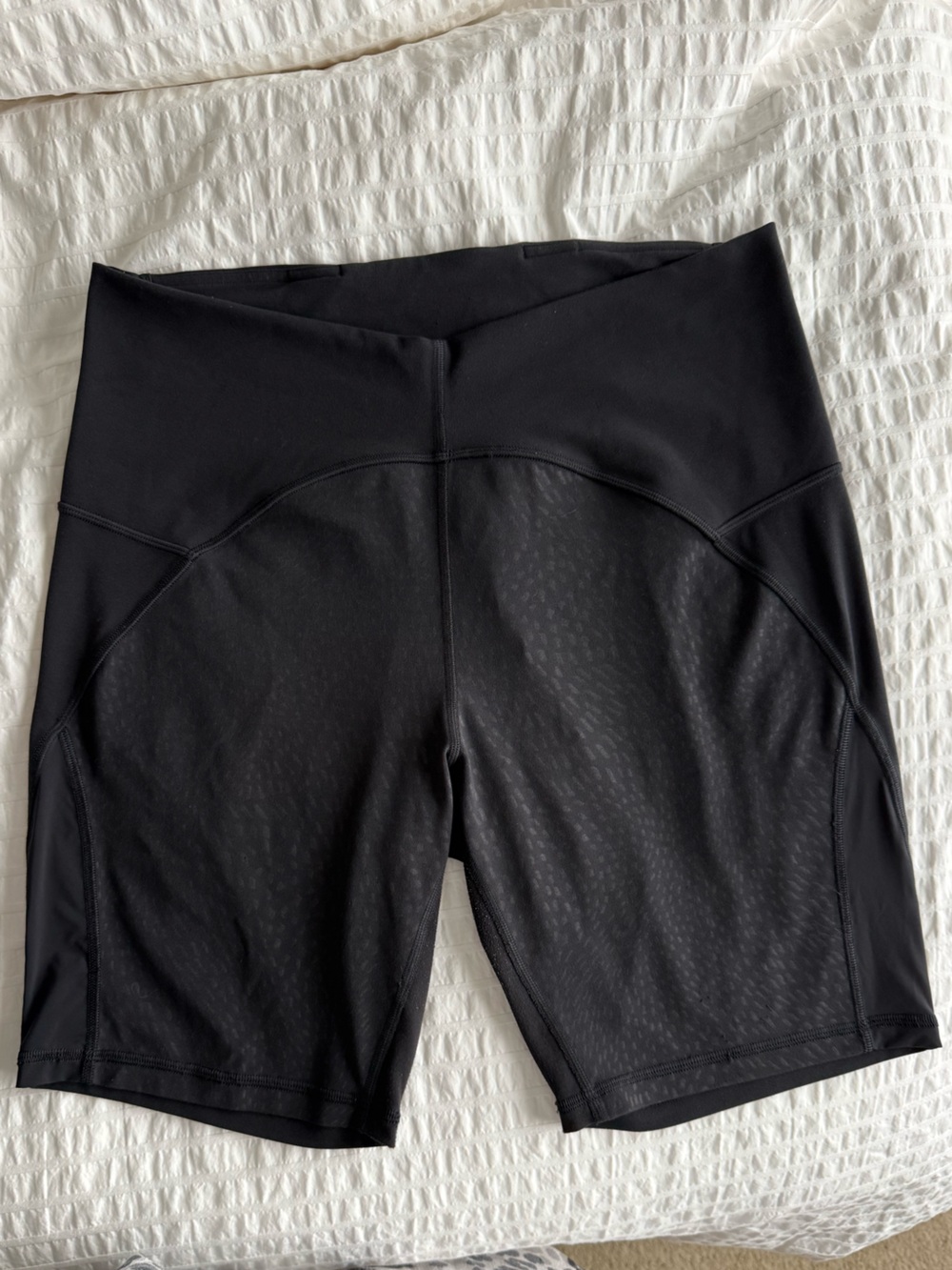 Lululemon Align Shorts 8” Inseam Size 12 Black Shine Print Mesh